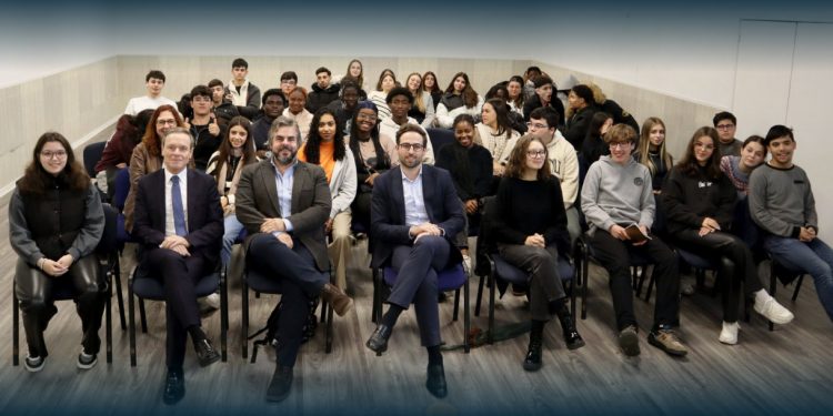 Alunos da CIOR Debatem Literacia Financeira