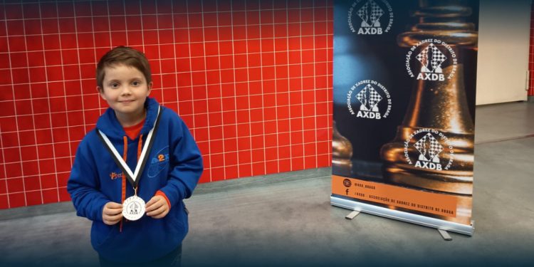 XADREZ EM DESTAQUE EM GUIMARÃES