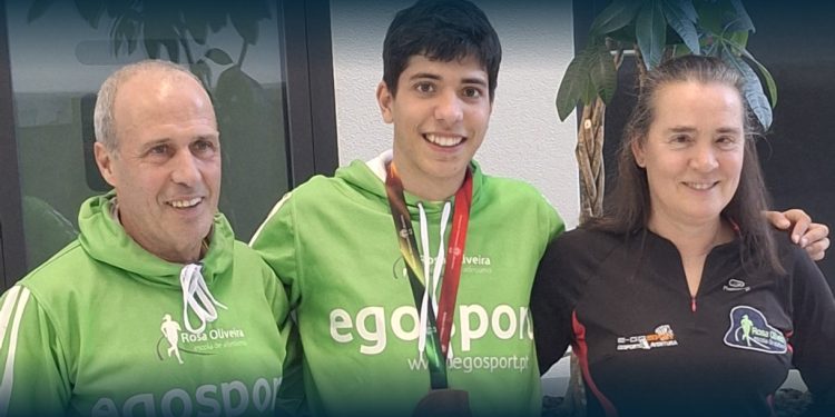 João Azevedo conquista bronze