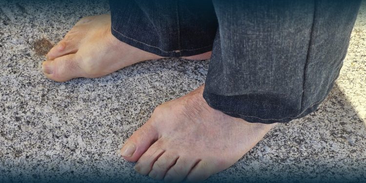 Fiéis e forasteiros Na Procissão Dos Passos