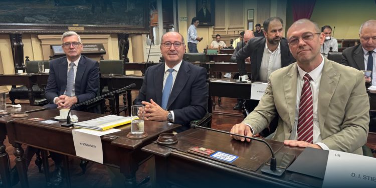 Hélder Sousa Silva em missão na Argentina