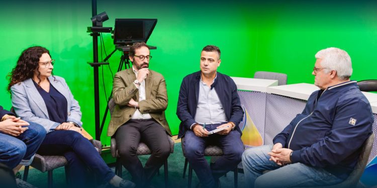 PS na Defesa da Imprensa Local em Visita ao Famalicão Canal