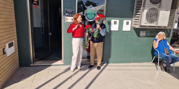 Liberdade com distribuição de cravos