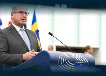 Hélder Sousa Silva exige “prudência e responsabilidade”
