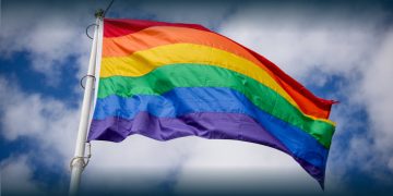 BE desafia Famalicão a hastear bandeira LGBTQIAP+