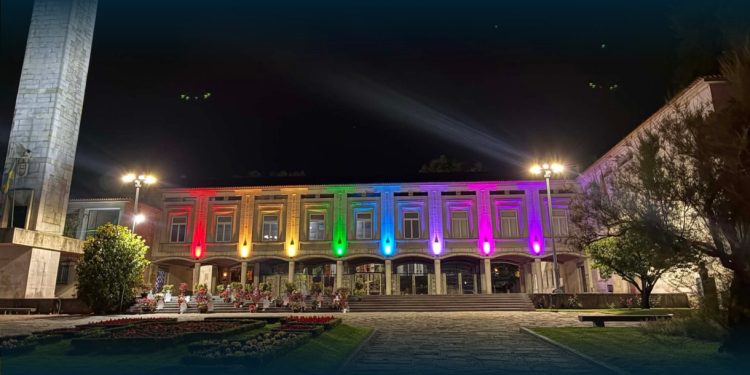Repúdio à Iluminação das Cores do Arco-íris