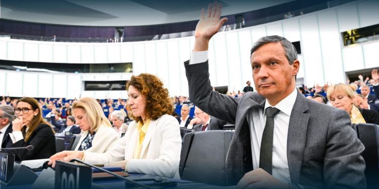 PE aprova fundo de inovação industrial