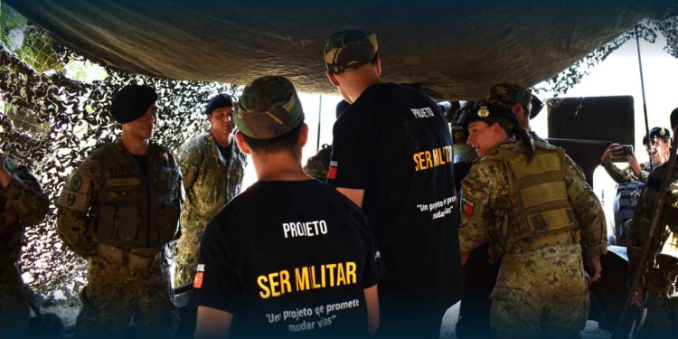 Jovens de Famalicão Vivem Experiência Imersiva no Regimento