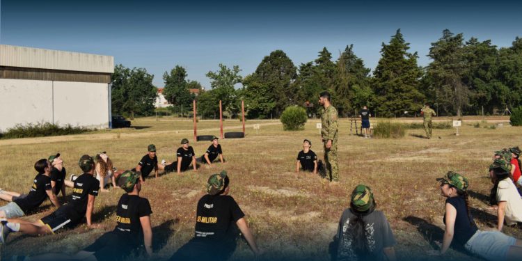 Jovens de Famalicão Vivem Experiência Imersiva no Regimento