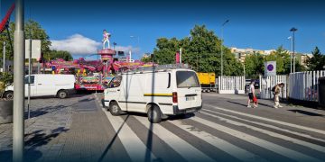 Divertimentos no Meio de Avenida