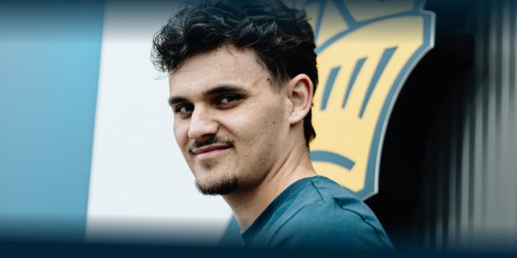 Leny Meyer reforça a defesa do FC Famalicão até 2030
