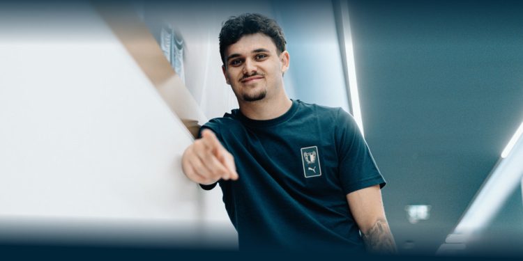 Leny Meyer reforça a defesa do FC Famalicão até 2030