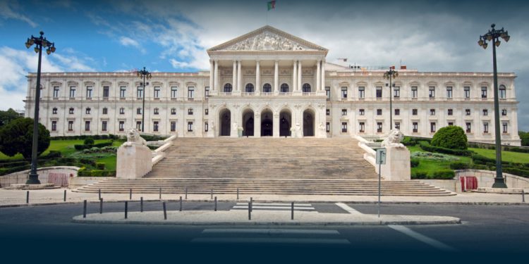 Legislação com Mais de Três Décadas