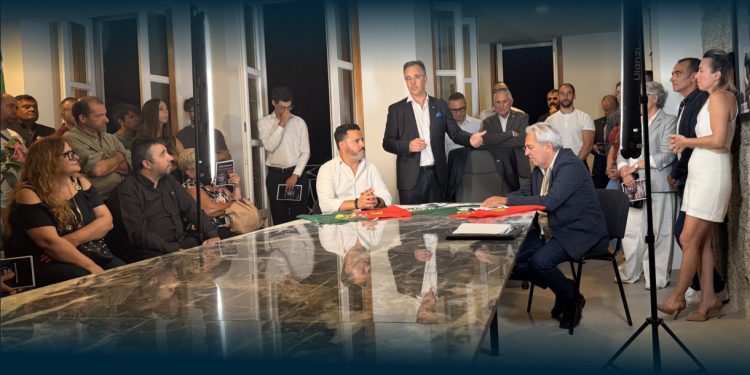 CHEGA com sala cheia