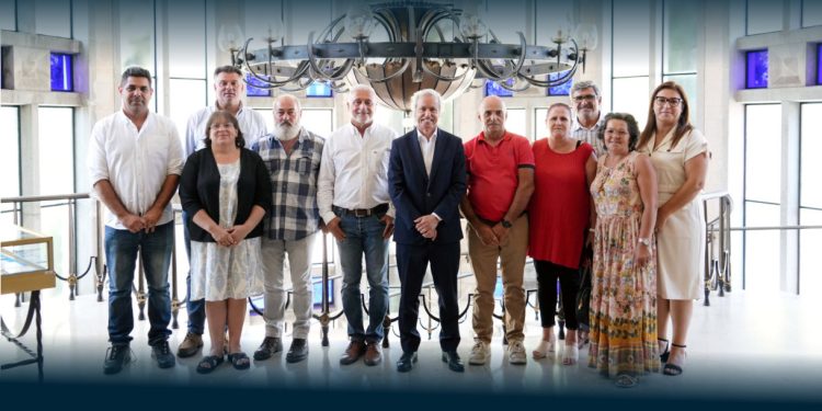 Famalicão reúne-se com comunidade Emigrante