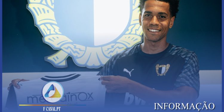 Víctor Rofino é reforço do FC Famalicão
