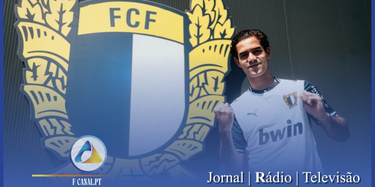 Patricio Salas é reforço do FC Famalicão