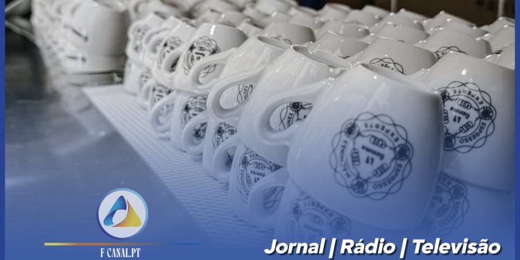 Cup & Saucer em Aveiro