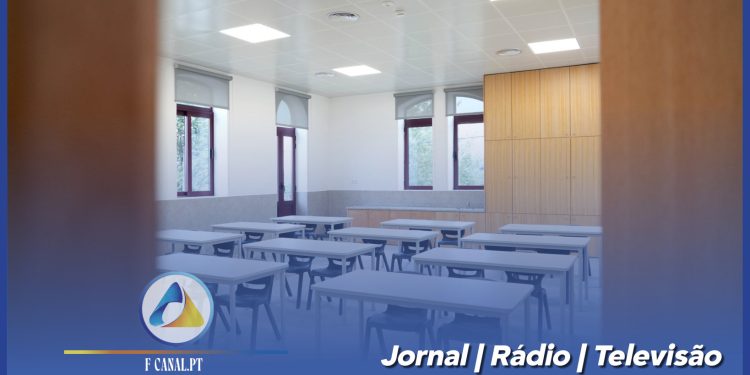 Escola Básica Senador Sousa Fernandes em Mões