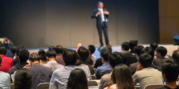 Conferência internacional Na Universidade Lusíada