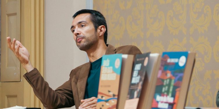 Rui Couceiro leva literatura e reflexão